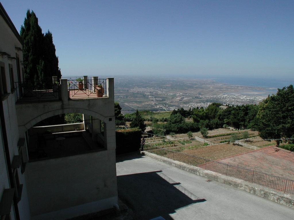 Eremo Hotel Casa Del Sorriso Erice Exterior photo